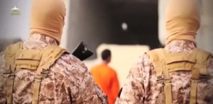 לוחמי דאע"ש עם נדון למוות, רגע לפני ההוצאה להורג