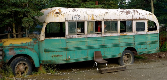 אוטובוס ירוק, ישן ומלוכלך