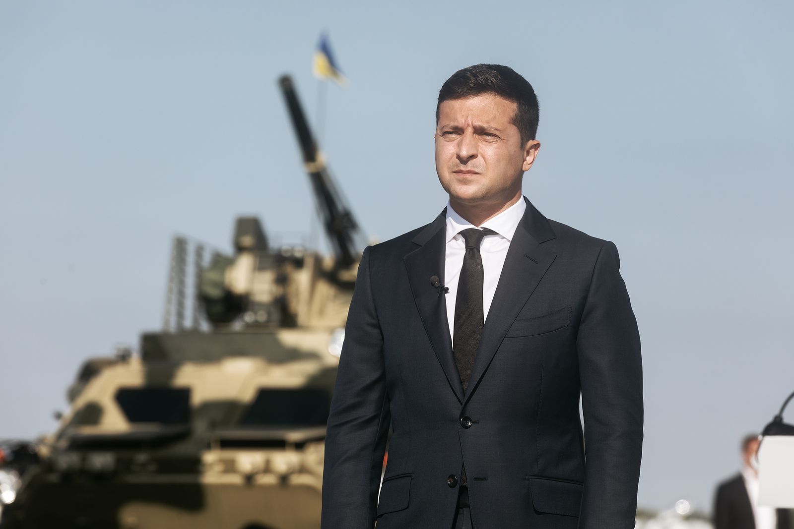 זלנסקי נשיא אוקראינה וטנק