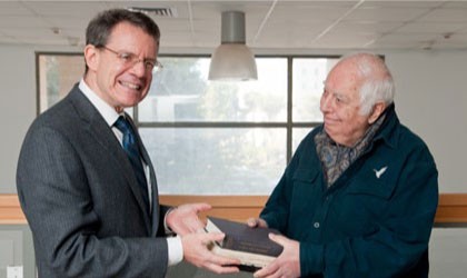 Bernard Lewis donates part of extensive personal library to Shalem College